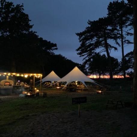 Mela luxurious canopy